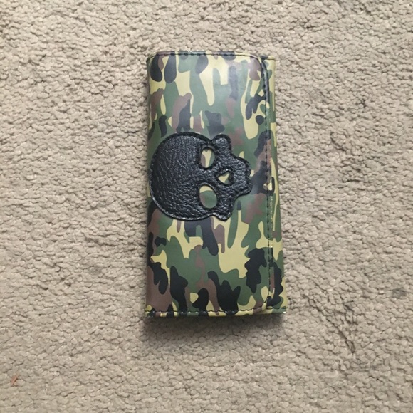 Handbags - Camo & Skull Wallet